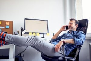 Read more about the article 5 Strategies For Effective Communication with Clients